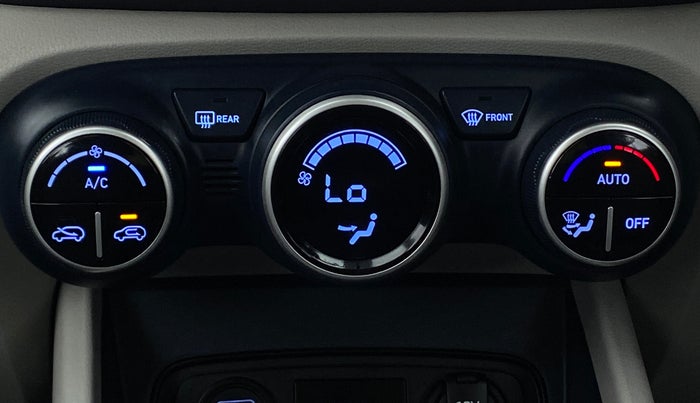 2019 Hyundai VENUE 1.0 SX TURBO GDI DUAL TONE, Petrol, Manual, 64,890 km, Automatic Climate Control