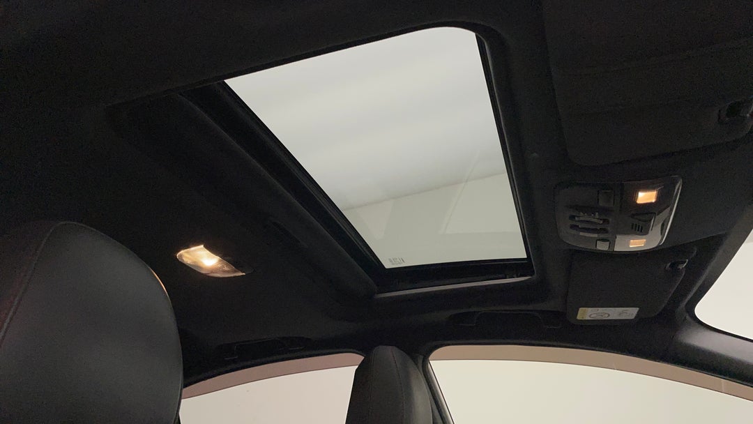 Interior Sunroof/Moonroof
