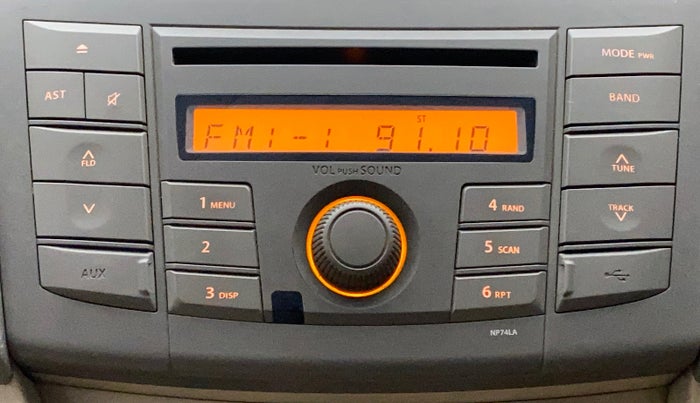 2014 Maruti Ertiga VXI, Petrol, Manual, 88,303 km, Infotainment system - Reverse camera not working