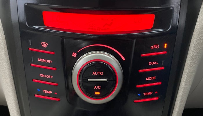 2020 Mahindra XUV300 W8 (O) 1.5 DIESEL, Diesel, Manual, 89,422 km, Automatic Climate Control