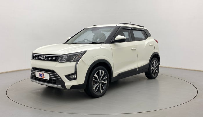 2020 Mahindra XUV300 W8 (O) 1.5 DIESEL, Diesel, Manual, 89,422 km, Left Front Diagonal