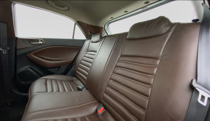 2018 Hyundai Elite i20 Magna Executive 1.2, Petrol, Manual, 13,857 km, Right Side Door Cabin View