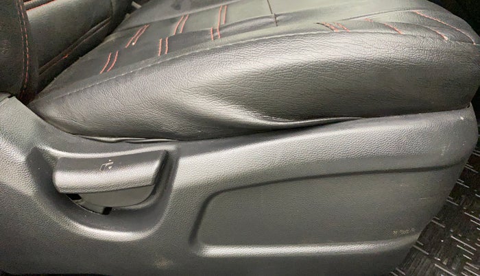 2019 Hyundai Elite i20 1.2 MAGNA PLUS VTVT, Petrol, Manual, 20,049 km, Driver Side Adjustment Panel