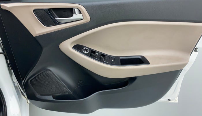 2019 Hyundai Elite i20 1.2 MAGNA PLUS VTVT, Petrol, Manual, 20,049 km, Driver Side Door Panels Control