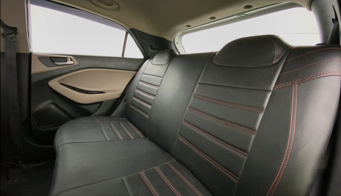 2019 Hyundai Elite i20 1.2 MAGNA PLUS VTVT, Petrol, Manual, 20,049 km, Right Side Rear Door Cabin