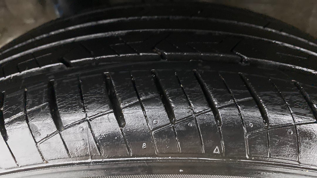 Right Rear Tyre Tread