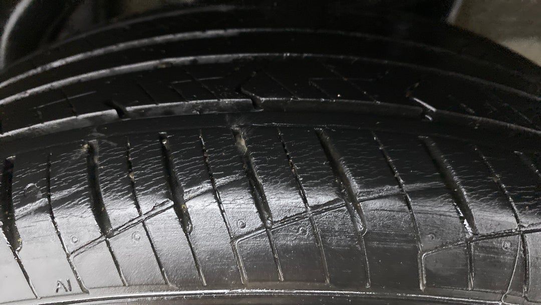 Left Rear Tyre Tread
