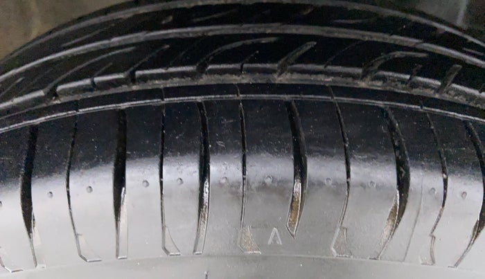 2014 Honda Amaze 1.2 SMT I VTEC, Petrol, Manual, 67,170 km, Right Front Tyre Tread