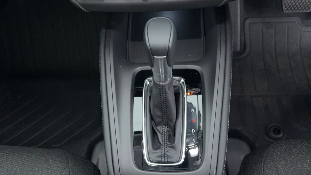 2025 Honda HR-V Vi X, Automatic, 7773 km, Gear Lever 