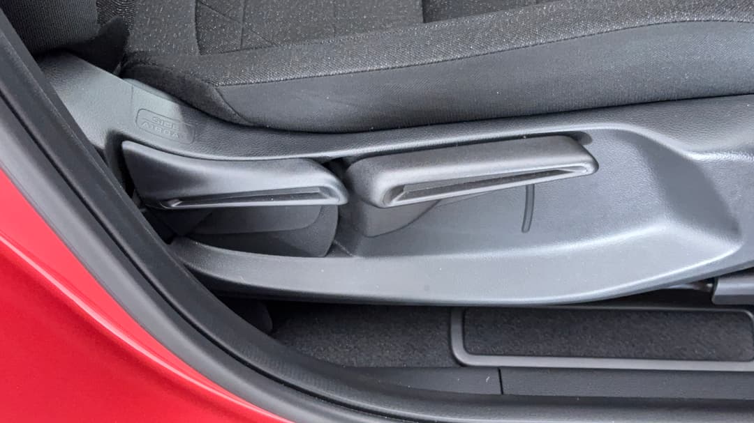 2025 Honda HR-V Vi X, Automatic, 7773 km, Drivers Side Adjustment Panel
