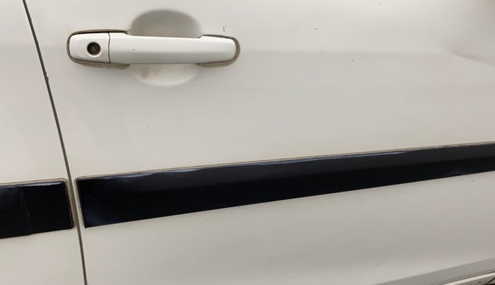 2011 Maruti Ritz VDI, Diesel, Manual, 1,14,469 km, Driver-side door - Minor scratches