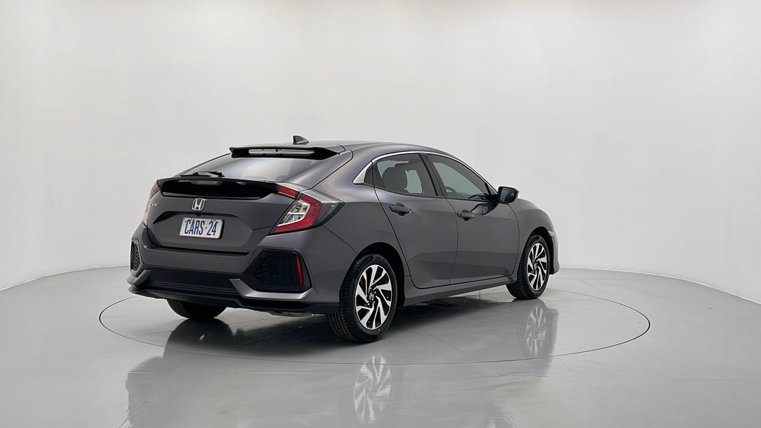 Right Back Diagonal (45- Degree) View