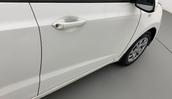 2017 Hyundai Grand i10 SPORTZ 1.2 KAPPA VTVT, Petrol, Manual, 41,236 km, Driver-side door - Minor scratches