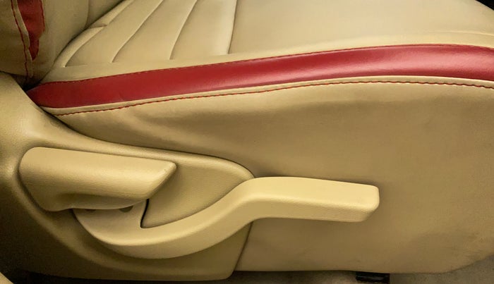 2015 Honda Brio VX MT, Petrol, Manual, 14,489 km, Driver Side Adjustment Panel