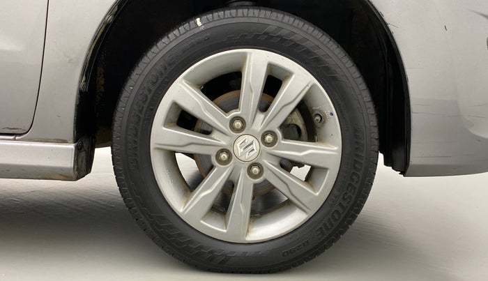 2014 Maruti Wagon R Stingray VXI, Petrol, Manual, 65,843 km, Right Front Wheel