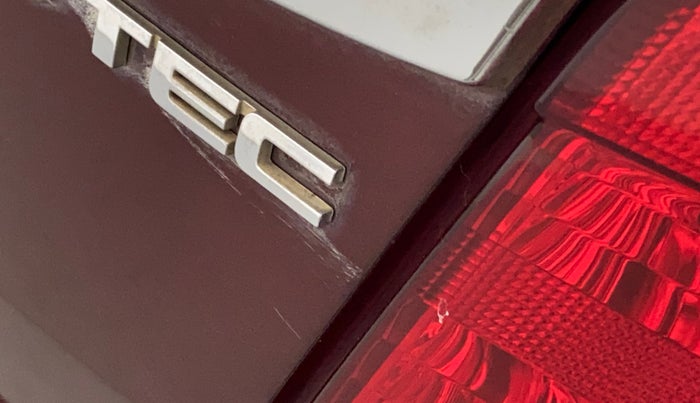 2015 Honda Amaze 1.2 SX MT I VTEC, Petrol, Manual, 40,636 km, Dicky (Boot door) - Minor scratches