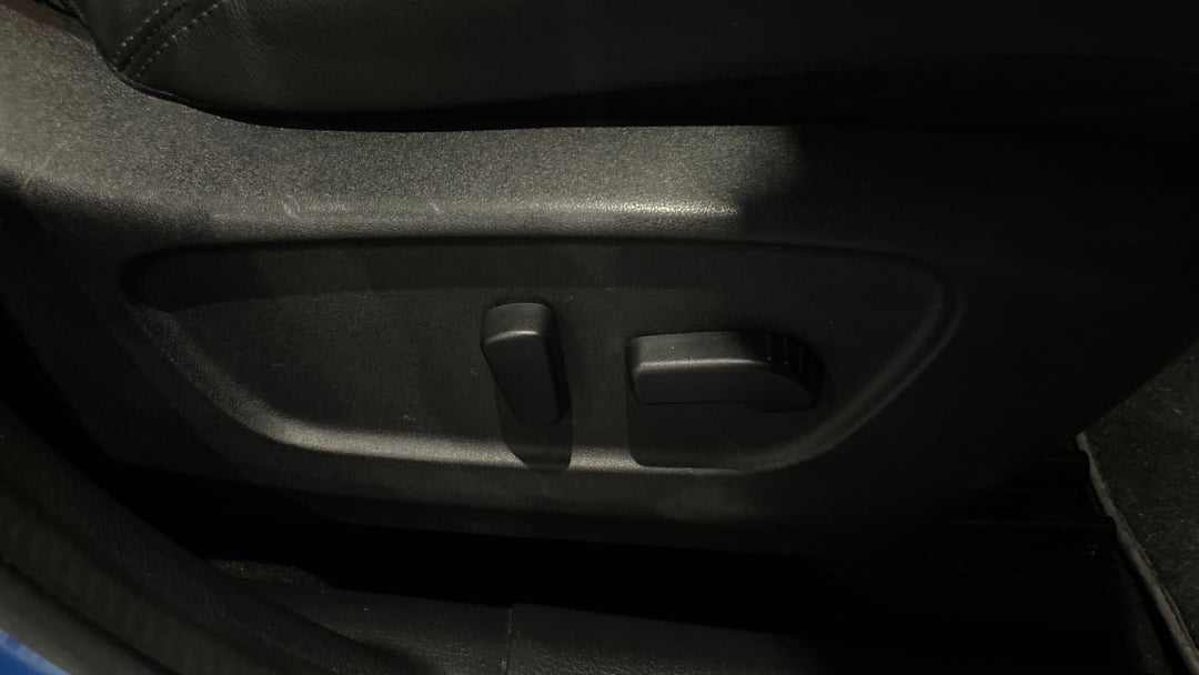 2017 Nissan Qashqai St-l, Automatic, 151809 km, Drivers Side Adjustment Panel