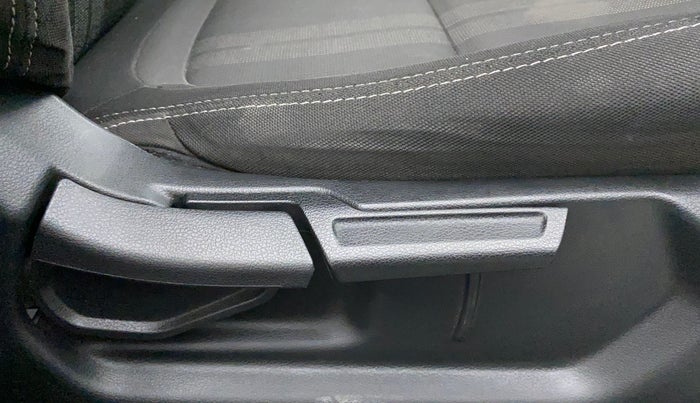 2019 Hyundai VENUE SX 1.4 CRDI, Diesel, Manual, 62,642 km, Driver Side Adjustment Panel