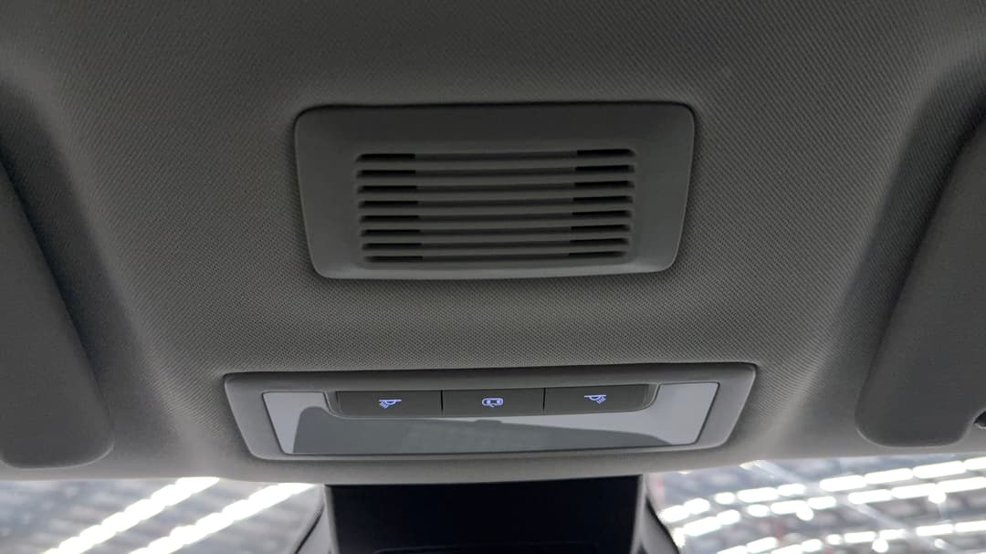 2022 MG Zst Core, Automatic, 45614 km, On-Roof Controls/Sunglass holder