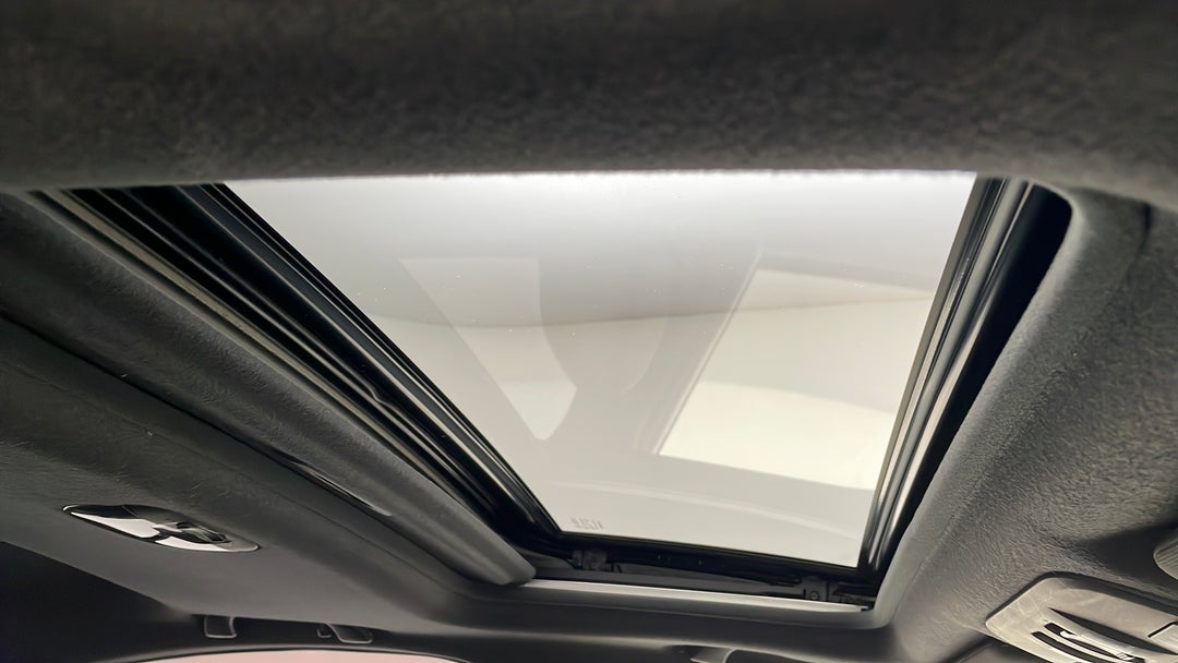 Interior Sunroof/Moonroof