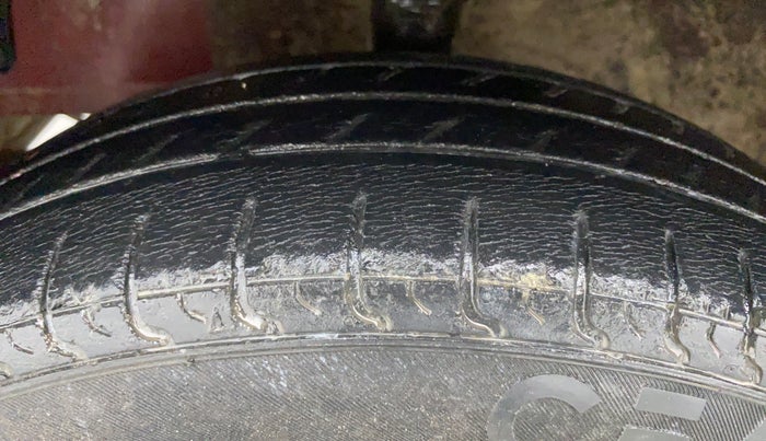 2015 Hyundai Eon ERA PLUS, Petrol, Manual, 40,090 km, Left Front Tyre Tread
