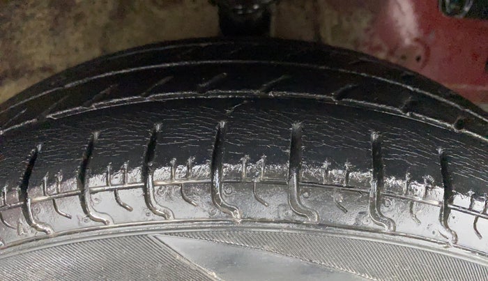 2015 Hyundai Eon ERA PLUS, Petrol, Manual, 40,090 km, Right Front Tyre Tread