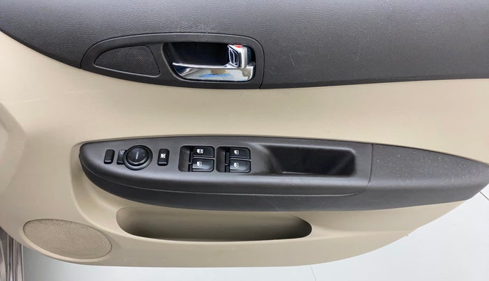 2014 Hyundai i20 ASTA 1.2, Petrol, Manual, 77,799 km, Driver Side Door Panels Control