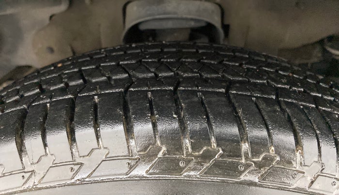 2022 Mahindra Scorpio S5, Diesel, Manual, 29,908 km, Right Front Tyre Tread