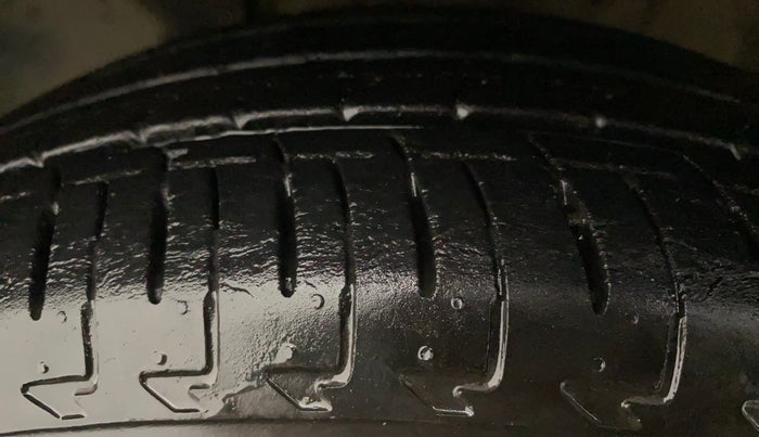 2017 Maruti IGNIS ZETA 1.2 AMT, Petrol, Automatic, 9,675 km, Left Front Tyre Tread