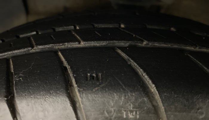 2014 Hyundai Xcent SX 1.1 CRDI OPT, Diesel, Manual, 70,559 km, Left Front Tyre Tread