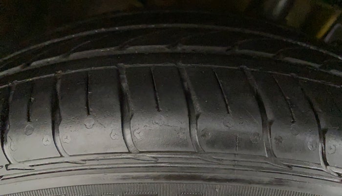 2020 Tata Tiago XZ+ 1.2 Revotron, Petrol, Manual, 10,242 km, Right Rear Tyre Tread