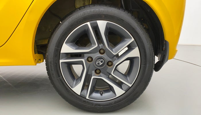 2020 Tata Tiago XZ+ 1.2 Revotron, Petrol, Manual, 10,242 km, Left Rear Wheel