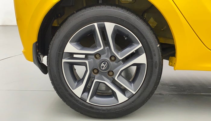 2020 Tata Tiago XZ+ 1.2 Revotron, Petrol, Manual, 10,242 km, Right Rear Wheel