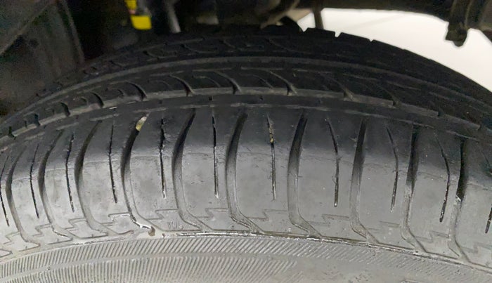 2015 Maruti Alto K10 VXI, Petrol, Manual, 83,776 km, Left Rear Tyre Tread