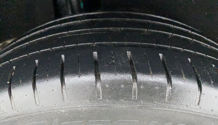 2019 Toyota Glanza V MT PETROL, Petrol, Manual, 18,485 km, Right Rear Tyre Tread