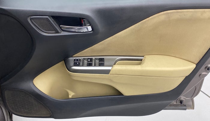 2015 Honda City V MT PETROL, Petrol, Manual, 86,562 km, Driver Side Door Panels Control