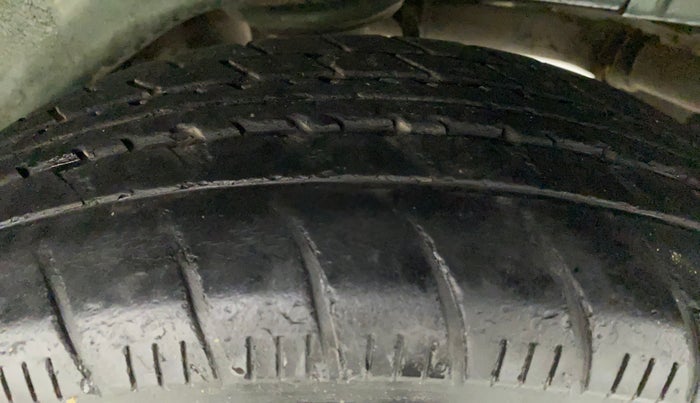 2010 Maruti A Star VXI, Petrol, Manual, 66,852 km, Left Rear Tyre Tread