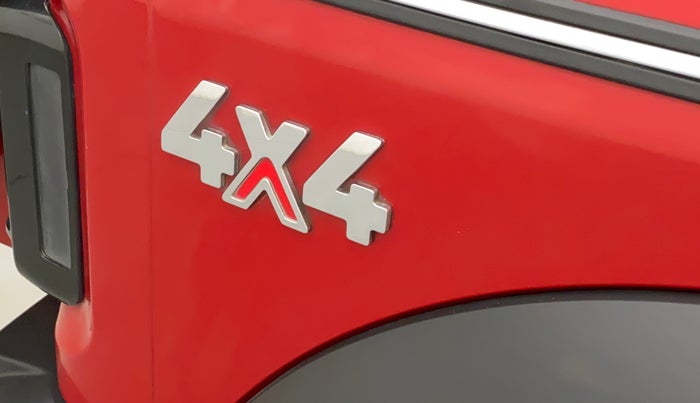 2021 Mahindra Thar LX PETROL HT 4WD AT, Petrol, Automatic, 32,506 km, Right quarter panel - Minor scratches