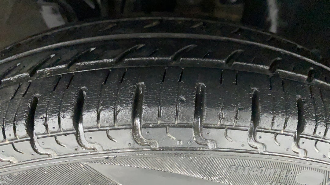 Right Front Tyre Tread