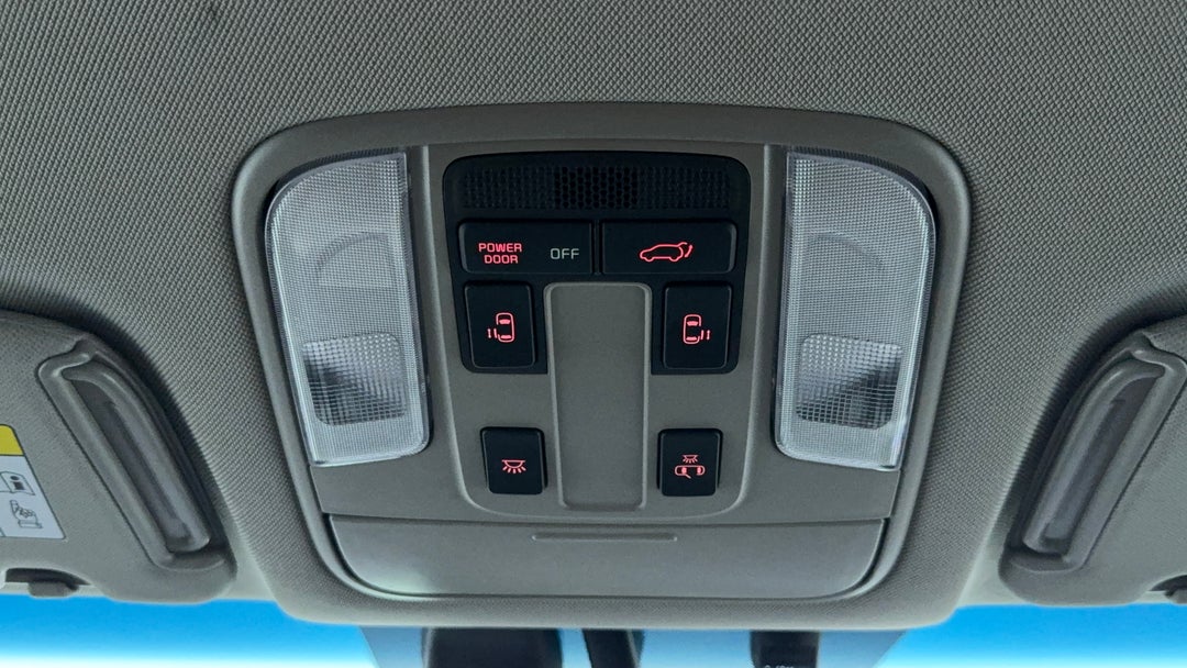 On-Roof Controls/Sunglass holder