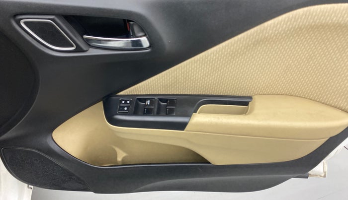 2017 Honda City V CVT, Petrol, Automatic, 34,700 km, Driver Side Door Panels Control