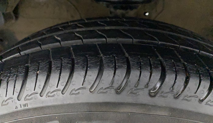 2021 Maruti S PRESSO VXI CNG, CNG, Manual, 45,975 km, Left Front Tyre Tread