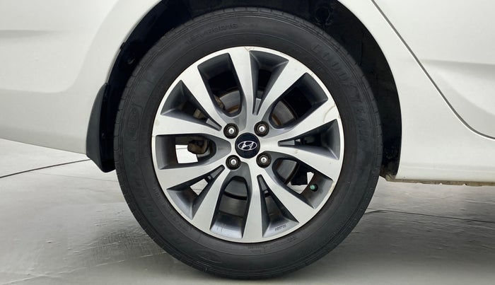 2014 Hyundai Verna FLUIDIC 1.6 SX CRDI, Diesel, Manual, 94,411 km, Right Rear Wheel
