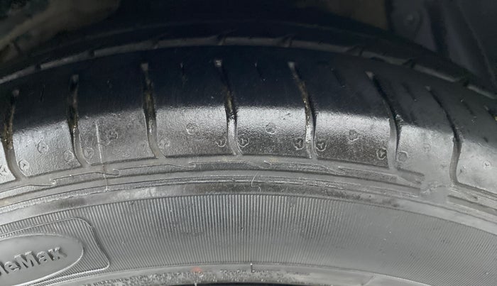 2014 Hyundai Verna FLUIDIC 1.6 SX CRDI, Diesel, Manual, 94,411 km, Right Front Tyre Tread