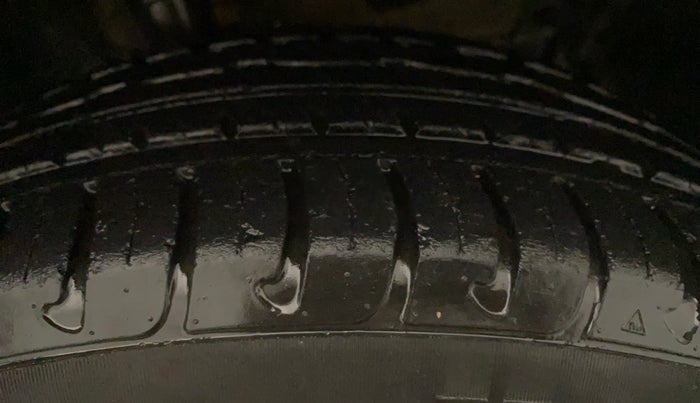 2018 Renault Duster RXS CVT, Petrol, Automatic, 25,066 km, Left Front Tyre Tread