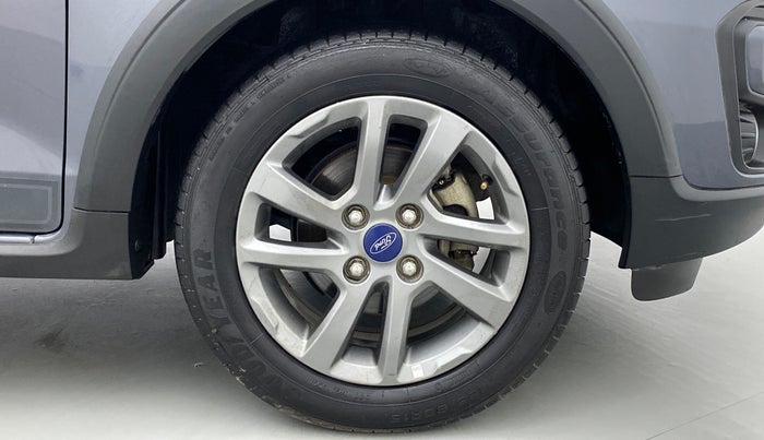 2018 Ford FREESTYLE TITANIUM PLUS 1.2 PETROL, Petrol, Manual, 76,196 km, Right Front Wheel