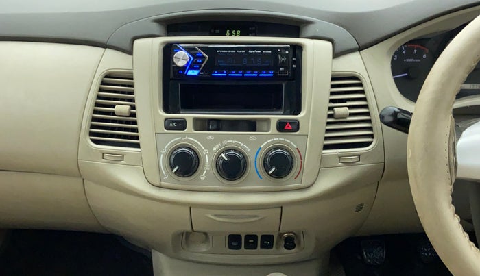 2013 Toyota Innova 2.5 GX 8 STR BS IV, Diesel, Manual, 1,78,065 km, Air Conditioner