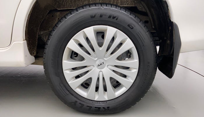 2013 Toyota Innova 2.5 GX 8 STR BS IV, Diesel, Manual, 1,78,065 km, Left Rear Wheel