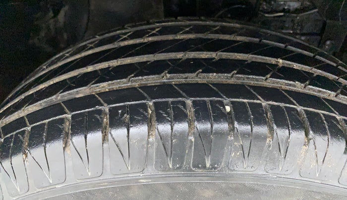 2016 Maruti Vitara Brezza ZDI, Diesel, Manual, 26,786 km, Right Front Tyre Tread