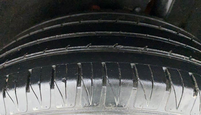 2016 Maruti Vitara Brezza ZDI, Diesel, Manual, 26,786 km, Left Rear Tyre Tread